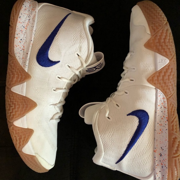 Kyrie 4 - Picture 1 of 5
